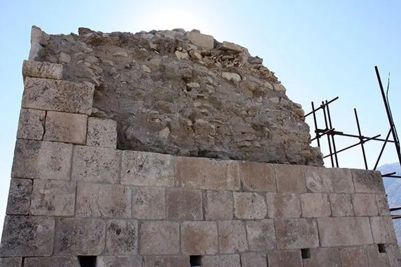 خرابکاری روی قبر جاماسب! 5 جاماسب