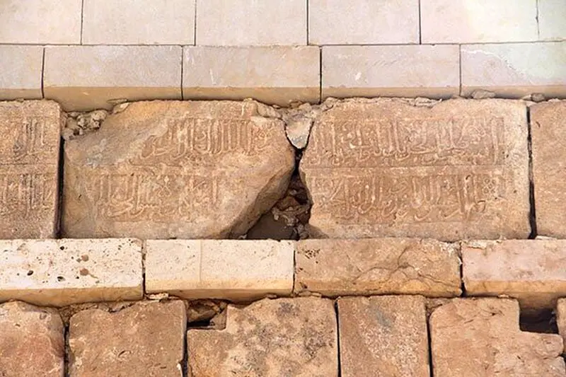 خرابکاری روی قبر جاماسب! 11 جاماسب