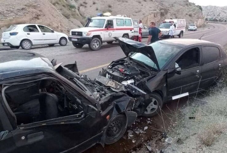 تصادف زنجیره ای در اتوبان تهران-قم حوالی فرودگاه امام: ۱۱ مصدوم 30 تصادف زنجیره ای در اتوبان تهران-قم حوالی فرودگاه امام: ۱۱ مصدوم