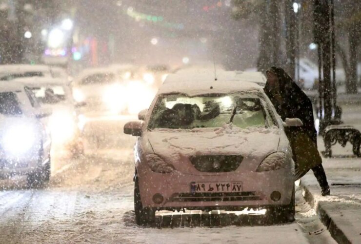 هشدار پلیس راه در خصوص لغزنده بودن جاده های کشور و دید ضعیف افقی/پرهیز از سفرهای غیرضروری 38 هشدار پلیس راه در خصوص لغزنده بودن جاده های کشور و دید ضعیف افقی/پرهیز از سفرهای غیرضروری