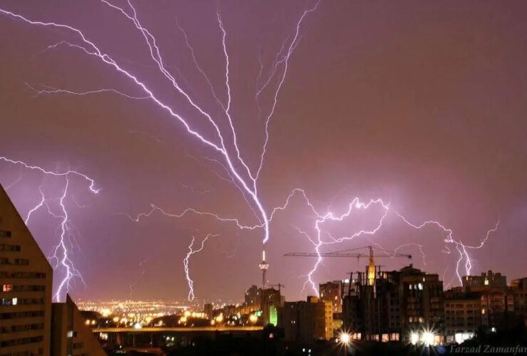 پیش بینی هوای تهران امشب 30 آذر / بارش شدید باران در ساعات آینده 31 پیش بینی هوای تهران امشب 30 آذر / بارش شدید باران در ساعات آینده