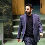 امیرحسین کارشناس شبکه افوگ خطاب به طبطی می گوید: گربه نباش!