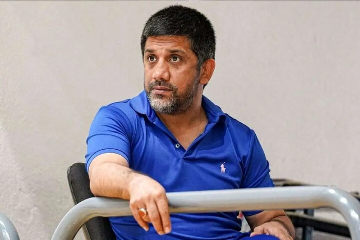 واکنش علیرضا دبیر به شعارهای بی امان رسول خادم در فینال لیگ کشتی 1 واکنش علیرضا دبیر به شعارهای بی امان رسول خادم در فینال لیگ کشتی