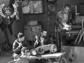 «خو» درباره پسری که پس از مرگ مادرش باید به شیوه پدرش تربیت شود، بهترین فیلم بخش استعدادهای آسیایی جشنواره باکو شد. 8 فرزندی که پس از مرگ مادرش باید در راه پدر تربیت می شد.