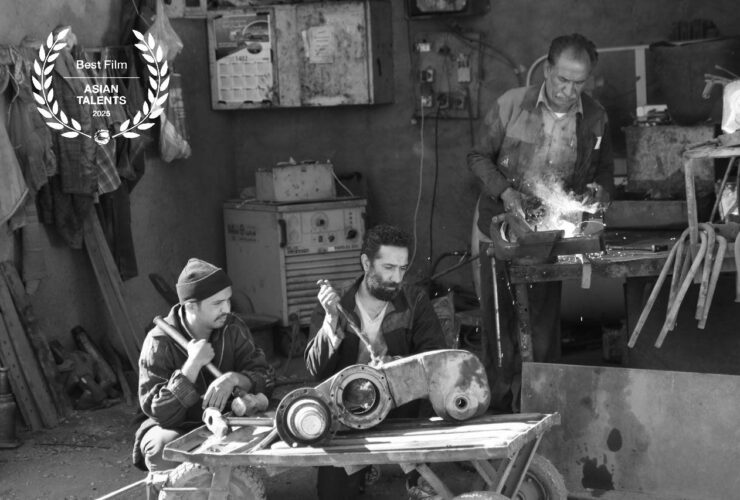 «خو» درباره پسری که پس از مرگ مادرش باید به شیوه پدرش تربیت شود، بهترین فیلم بخش استعدادهای آسیایی جشنواره باکو شد. 12 فرزندی که پس از مرگ مادرش باید در راه پدر تربیت می شد.