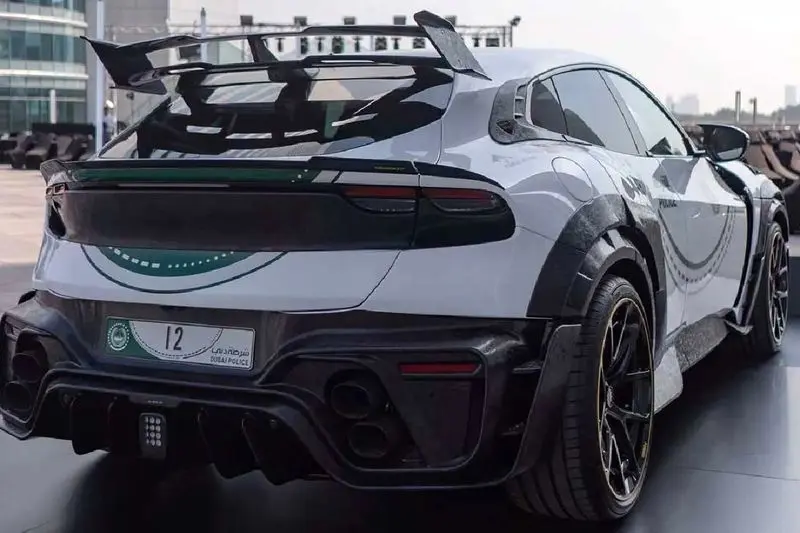 امضای یک ایرانی زیر جنجالی ترین ماشین پلیس دبی 5 منصور