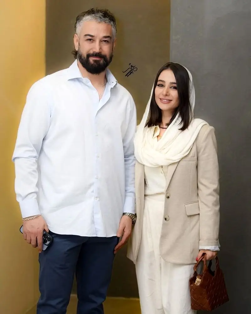 عکس خانواده الناز حبیبی / پربیننده ترین عکس 6 الناز-حبیبی-کنار خواهرش-1