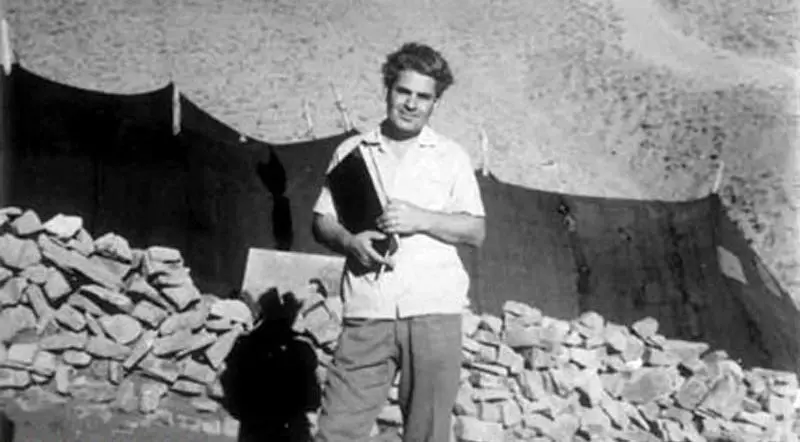 احمد شاملو; نابغه ای که شعر ناب می آفریند 6 شامل کردن