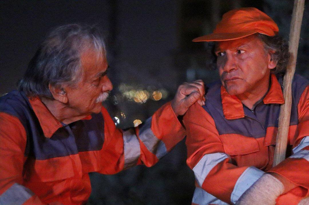 روایتی انسانی از دنیای کارگران نارنجی پوش 1 روایتی انسانی از دنیای کارگران نارنجی پوش