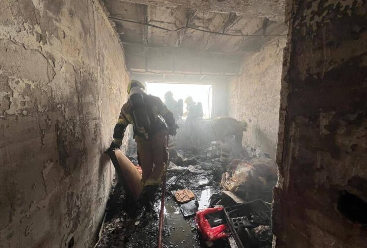 آتش سوزی در یک برج مسکونی در پایتخت با کمک آتش نشانان 10 نفر از ساکنان را نجات دادند.