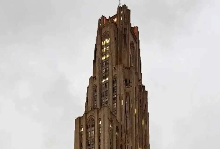 کلیسای جامعه دانشگاه پیتسبورگ، یکی از برترین ساختمان های آموزشی جهان 32 کلیسای جامعه دانشگاه پیتسبورگ، یکی از برترین ساختمان های آموزشی جهان