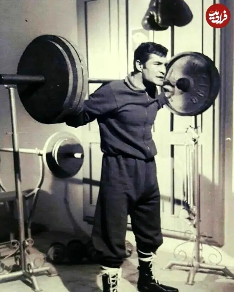 (عکس) تمرین بیک ایمانوردی با دمبل در خانه، دهه 40 5 0000000