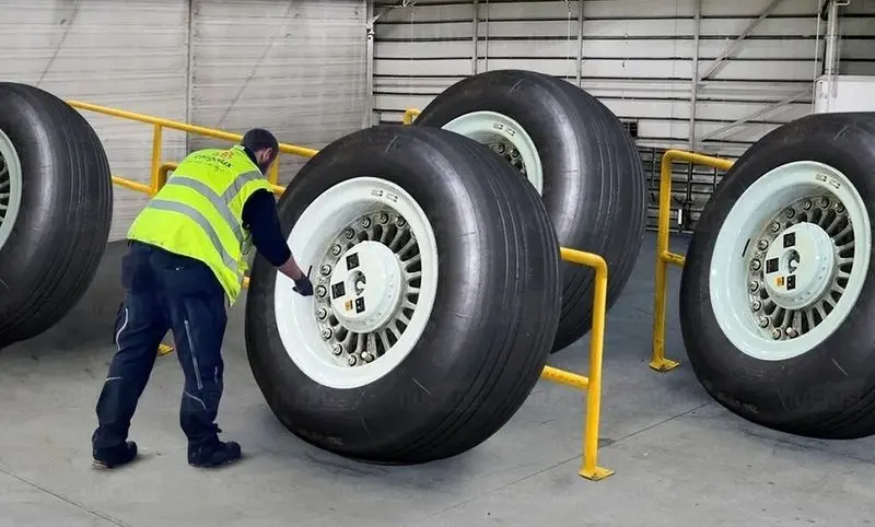 لاستیک هواپیما