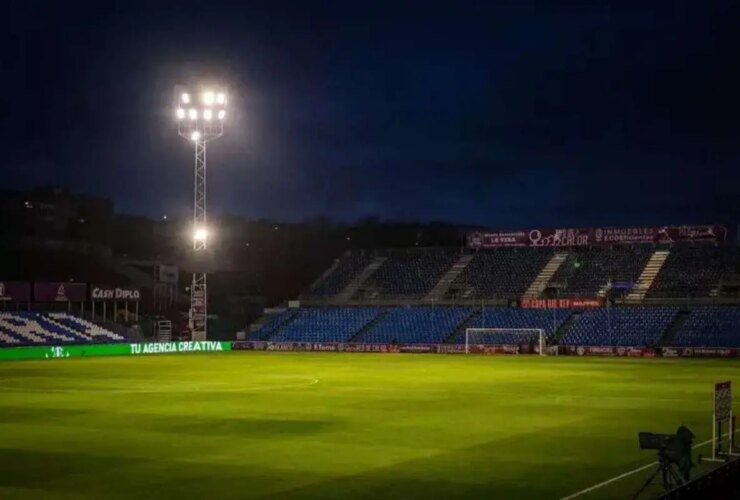 تاخیر در بازی بارسلونا - گوادالاخارا در جام حذفی