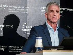 موساد مدعی شد: اجازه نمی‌دهیم تهران بار دیگر جهان را فریب دهد و یک توافق بد هسته‌ای دیگر را اجرا کند.