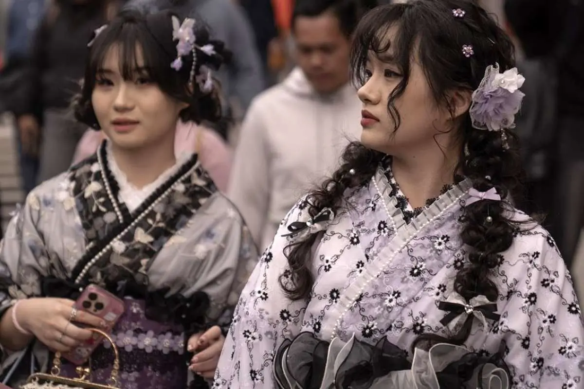 تصاویر; کیمونو، نماد زیبایی شناسی ژاپنی