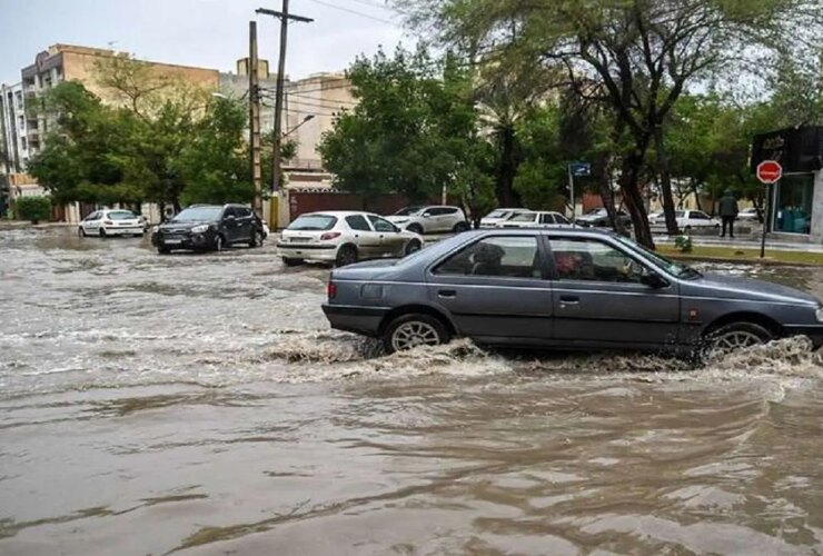 بارش شدید باران در قشم دستور تخلیه صادر شد