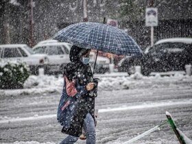 بارش برف برق بخشی از مشهد را قطع کرد