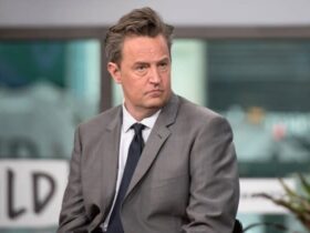 دکتر دخیل در مرگ متیو پری با کتامین به هشت ماه حبس خانگی محکوم شد 8 دکتر دخیل در مرگ متیو پری با کتامین به هشت ماه حبس خانگی محکوم شد