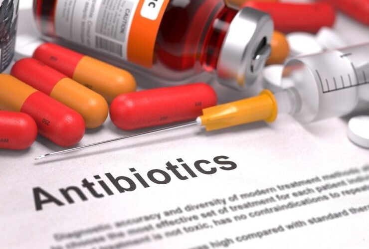 استفاده بیش از حد از آنتی بیوتیک ها درمان را بی اثر می کند