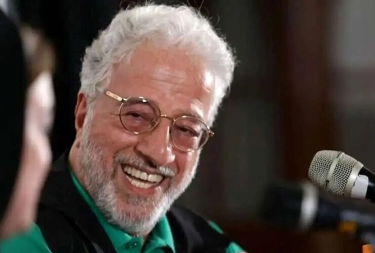 «علیرضا خمسه 38 ساله» در کنار همسرش گوهر خیراندیش; سال 69 9 به همراه همسرش گوهر خیراندیش