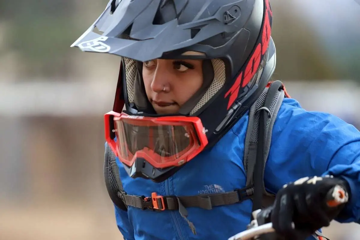 تصاویر; مسابقات موتور سیکلت اندرو سخت زنانه