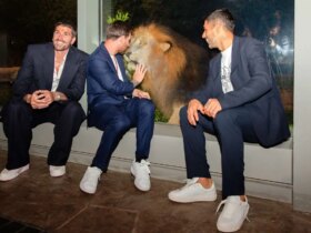 عکس؛ لیونل در کنار لیونل 9 عکس؛ لیونل در کنار لیونل