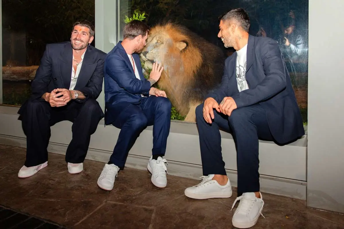 عکس؛ لیونل در کنار لیونل