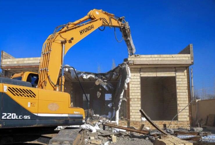 تصاویر; تخریب 150 ویلا بدون مجوز با حکم قضایی