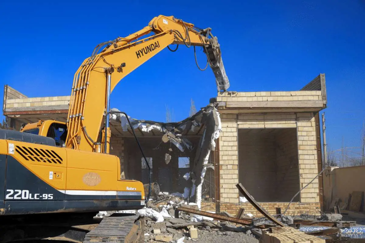 تصاویر; تخریب 150 ویلا بدون مجوز با حکم قضایی