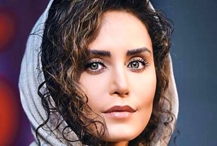 زمستان 1404: الناز شاکرست و خواهرش در ساحل جنوبی 35 زمستان 1404: الناز شاکرست و خواهرش در ساحل جنوبی