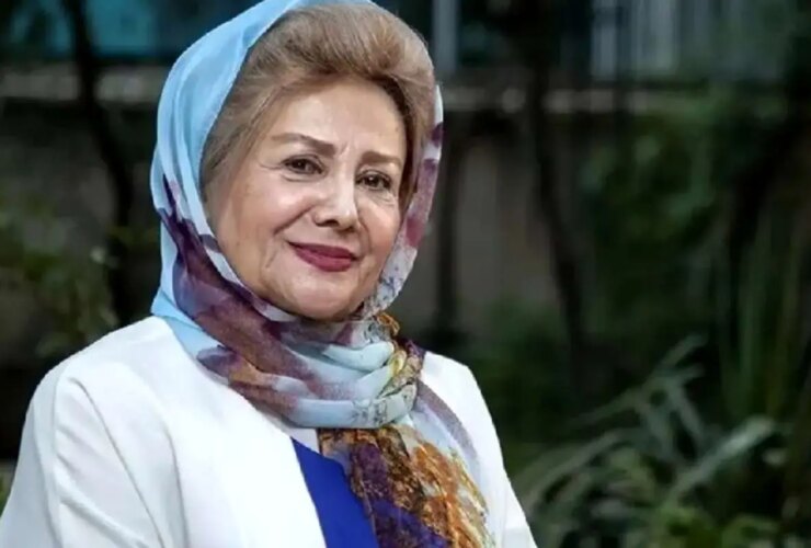 همسر اول ایرج قدری «تهمینا» 26 ساله; سال 1340 20 همسر اول ایرج قدری 26 ساله