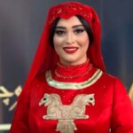 زمستان 1404: ساغر استاد شریف لباس دختر داریوش هخامنشی پوشید.