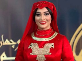 زمستان 1404: ساغر استاد شریف لباس دختر داریوش هخامنشی پوشید.