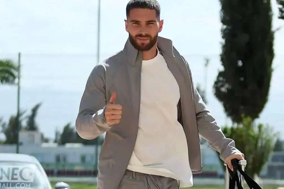 به همین دلیل پسر زیدان راهی الجزایر شد