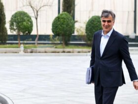 خبرگزاری فارس: 5 گزینه به جای فرزین معرفی شد