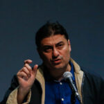 «پول گرفتن» و «نوشتن نقد»/ وقتی از صاحب اثری پول می گیرید دیگر نمی توانید درباره آن اثر بد بنویسید.