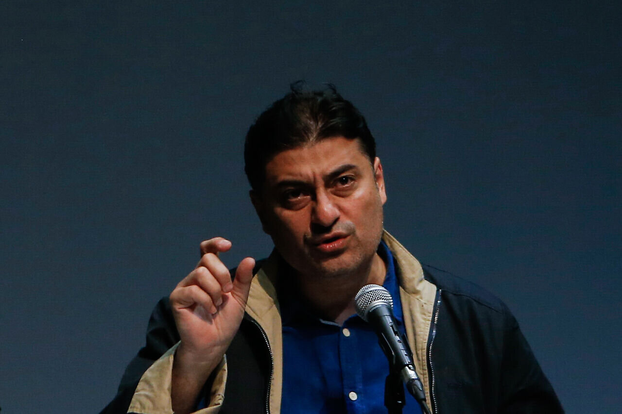 «پول گرفتن» و «نوشتن نقد»/ وقتی از صاحب اثری پول می گیرید دیگر نمی توانید درباره آن اثر بد بنویسید.