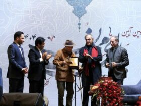 نشان اصالت بر سینه علی ناصریان 8 نشان اصالت بر سینه علی ناصریان