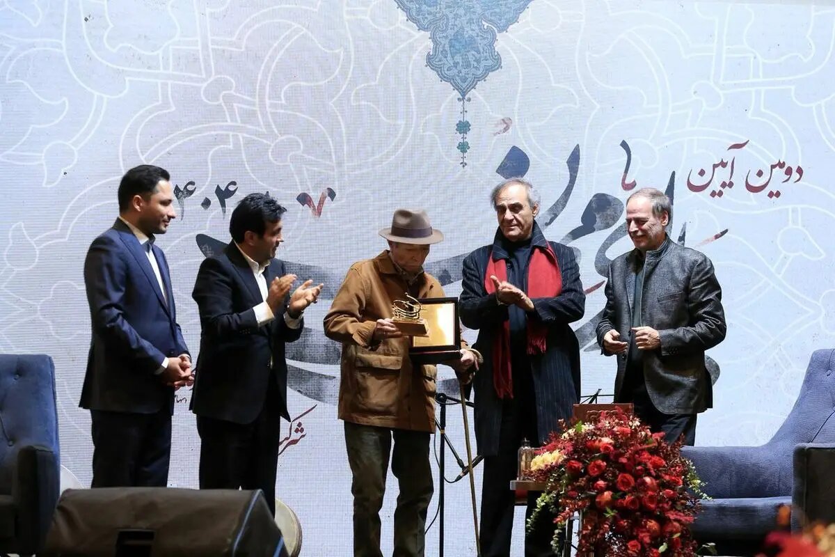 نشان اصالت بر سینه علی ناصریان