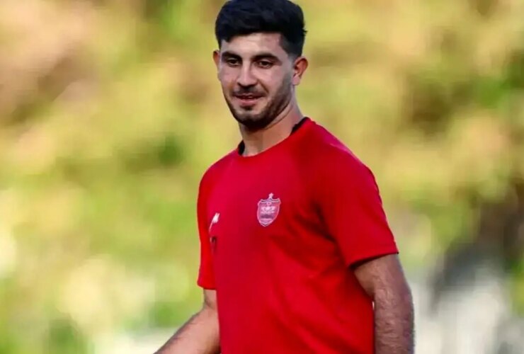 2 ستاره پرسپولیس; تماشاگران ویژه بازی پیکان - خیبر