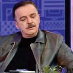 زموزی در تلویزیون گریه می کند. تاکتیک بی فایده!