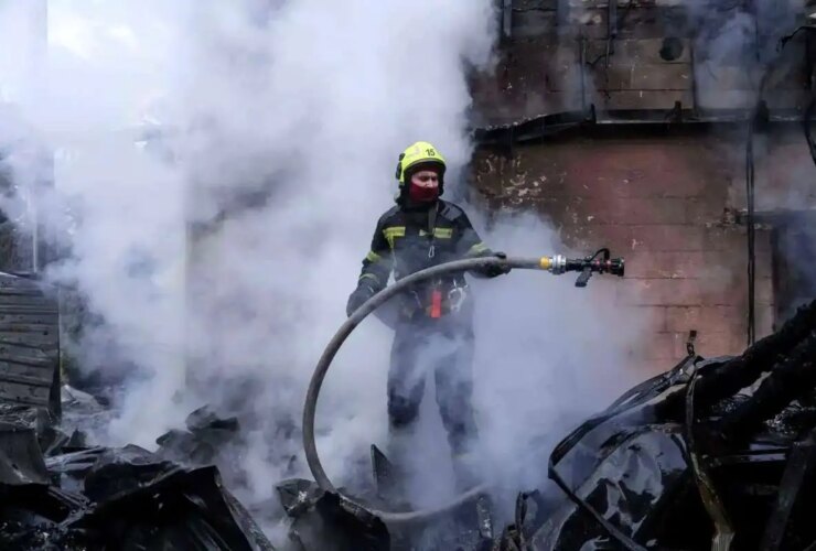 تصاویر; خسارات حملات موشکی و پهپادی روسیه به کیف 3 تصاویر; خسارات حملات موشکی و پهپادی روسیه به کیف