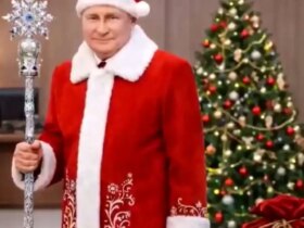 هدیه سال نو پوتین به رهبران جهان: از دستبند تا زلنسکی تا حذف دلار برای چین 8 هدیه سال نو پوتین به رهبران جهان: از دستبند تا زلنسکی تا حذف دلار برای چین