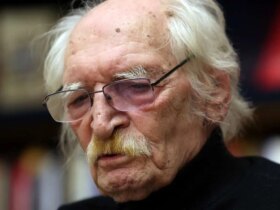 عکس؛ سیگار کشیدن محمود دولت آبادی 8 عکس؛ سیگار کشیدن محمود دولت آبادی