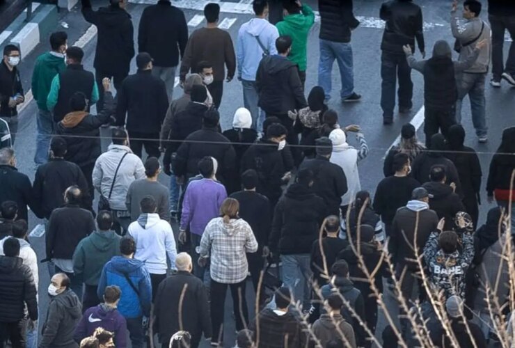 گزارش تصویری از تجمع امروز در خیابان لاله زار و مرکز تهران 23 گزارش تصویری از تجمع امروز در خیابان لاله زار و مرکز تهران