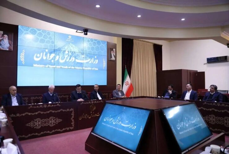 زموزی دعوت وزیر ورزش را رد کرد 3 زموزی دعوت وزیر ورزش را رد کرد