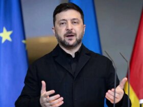 زلنسکی: انتقال اراضی اوکراین بدون رفراندوم امکان پذیر نیست