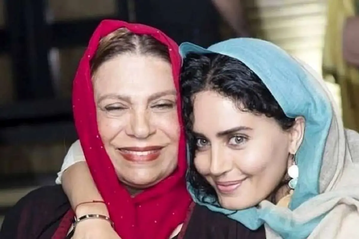 «گوهر خیراندیش» تئاتر را در کنار «گوگوش» دنبال می‌کند.