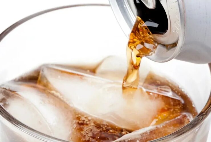 آب نبات، میوه و نوشابه؛ دشمن مخفی سیستم ایمنی بدن